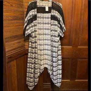 NWT Cato shark bite top 26/28